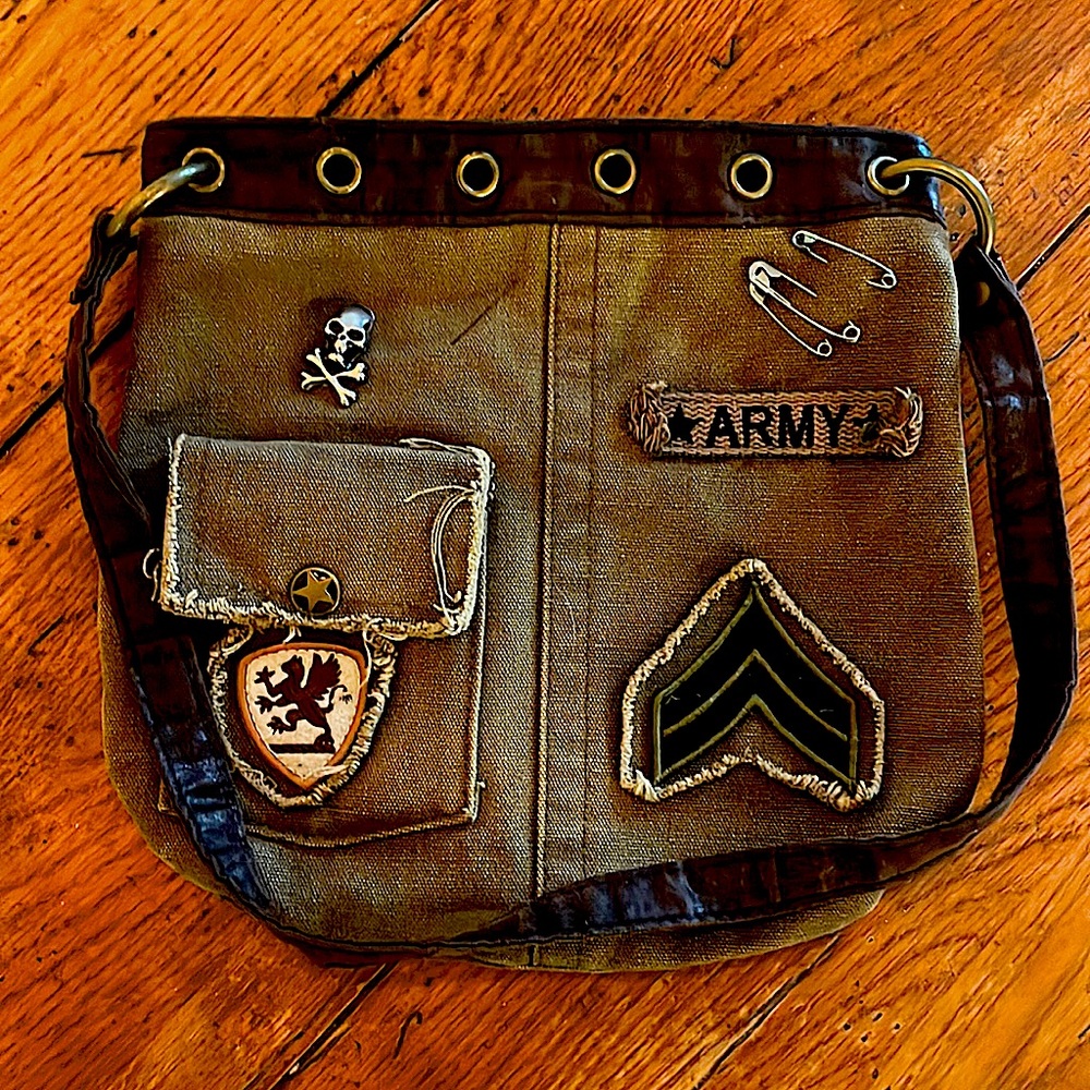 Cool women’s shoulder bag. Canvas brown and army olive colors